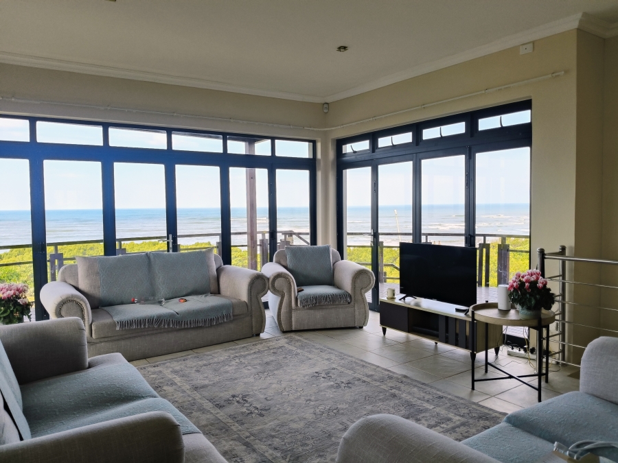 6 Bedroom Property for Sale in Paradise Beach Eastern Cape